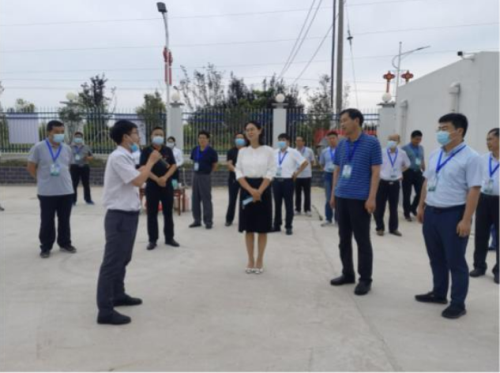 8月25日,桐柏县人大常委会组织人大常委会组成人员和部分县人大代表共
